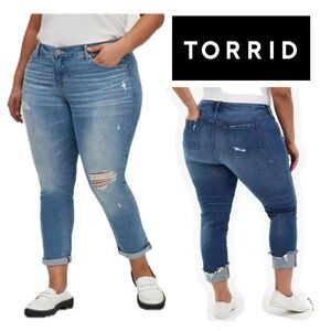 Torrid Women's‎ Light Blue boyfriend straight distressed jeans